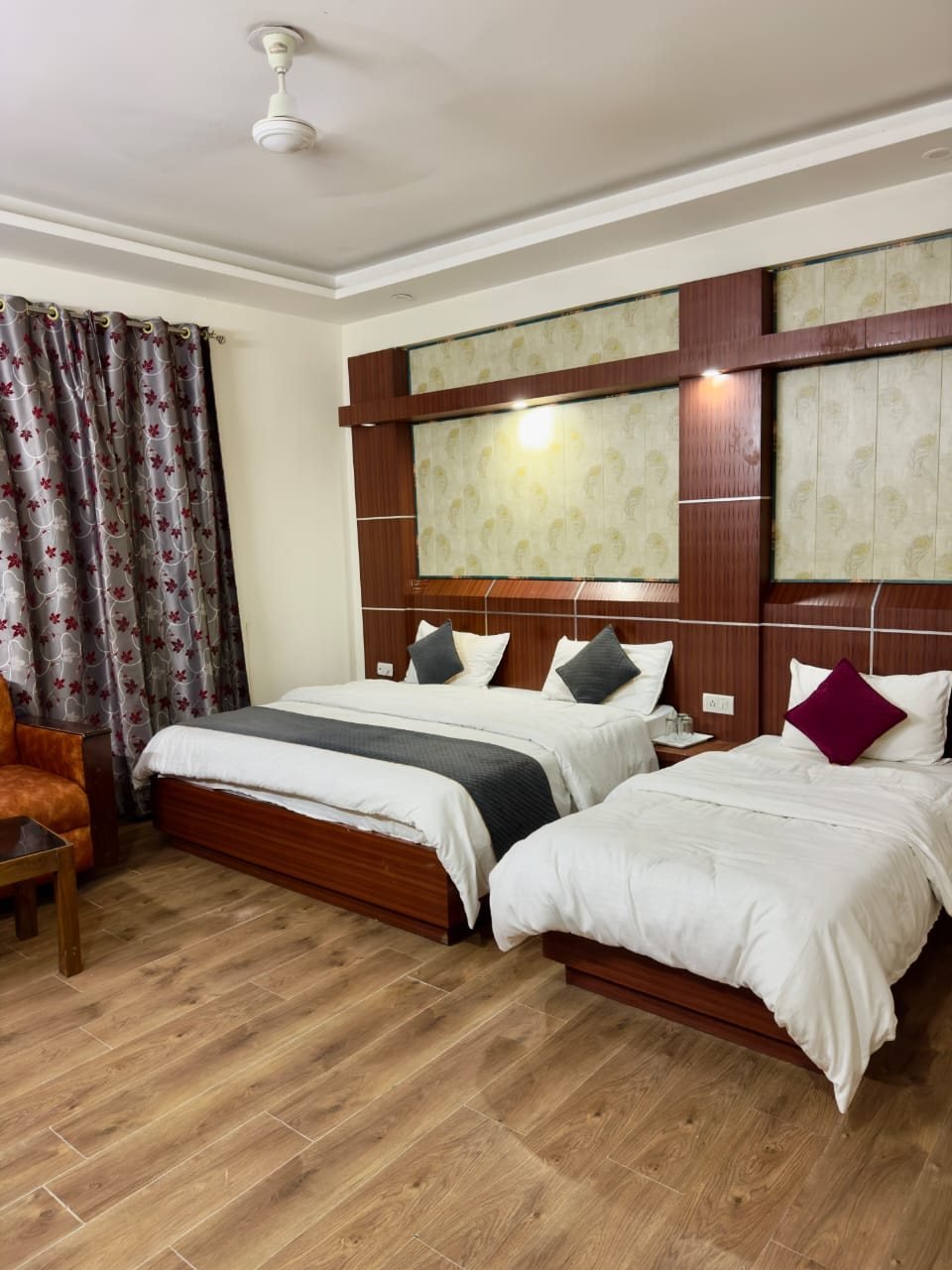 Triple Bed Family Room